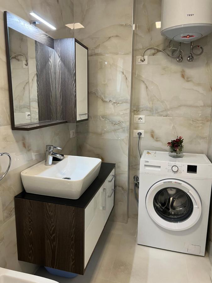 Grand New Bazaar Apartment ティラナ エクステリア 写真