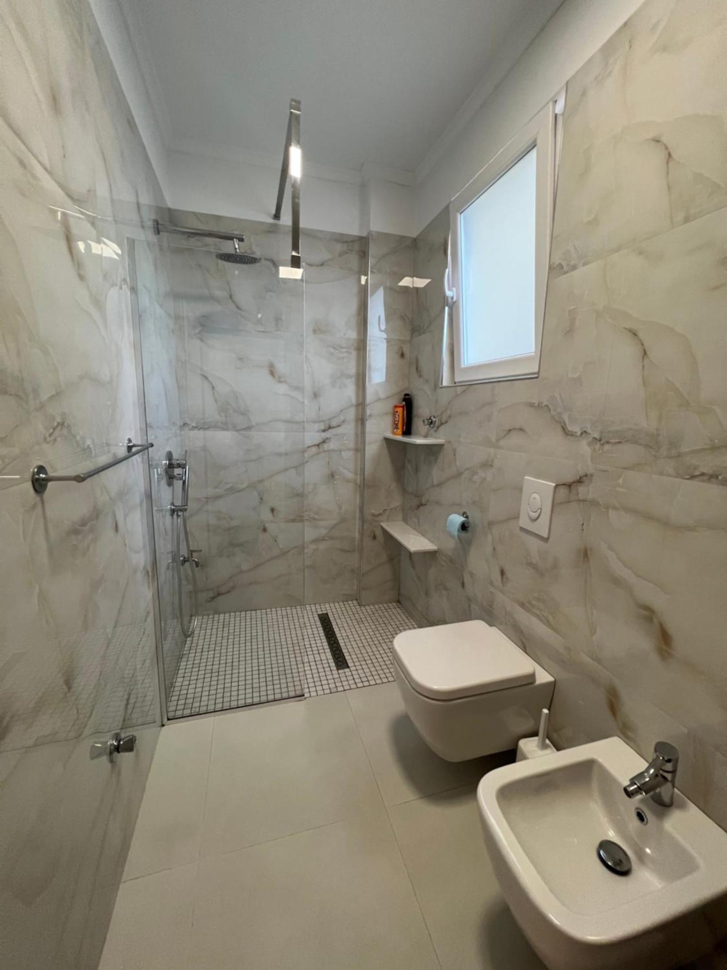 Grand New Bazaar Apartment ティラナ エクステリア 写真